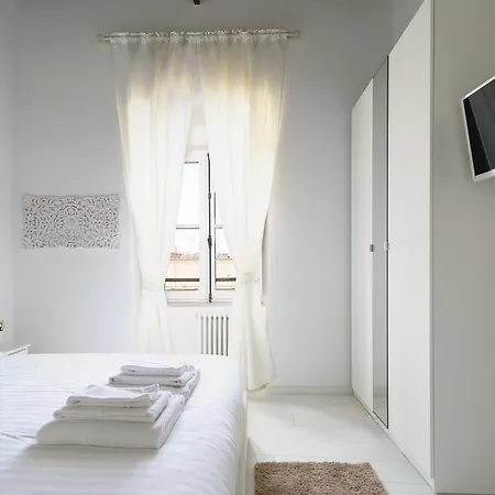 Apartment White Ostilia *