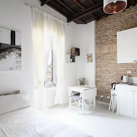 Apartment White Ostilia