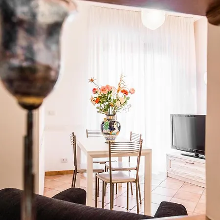 Maison Velia San Giovanni *