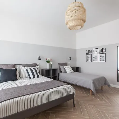 Pannonia Smart House * Rome