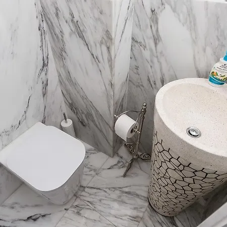 Rental In Rome Pinciana Deluxe Apartment *