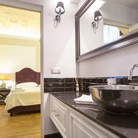 Rental In Rome Pinciana Deluxe Apartment