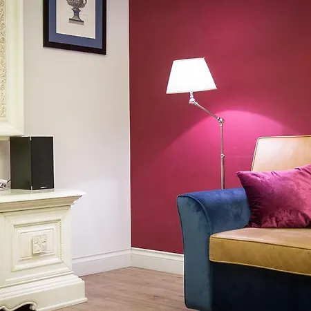 Rental In Rome Pinciana Deluxe Apartment *
