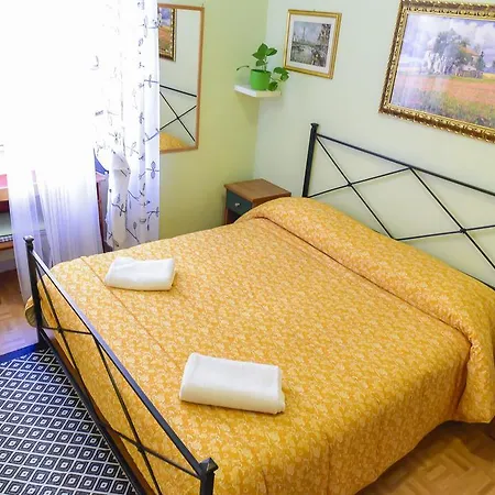 Konukevi Casa Vacanza Frendy - Free Airport Transportation On Arrival If You Book An Of Minimum 3 Nights And 6 People Roma