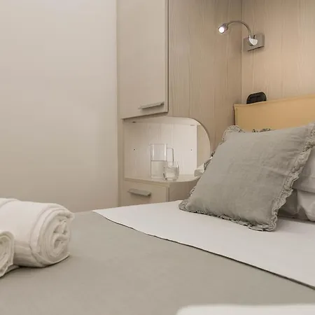 Andenis Luxury House Guest house Rome