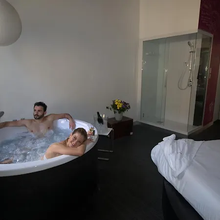 Irooms Jacuzzi 2*