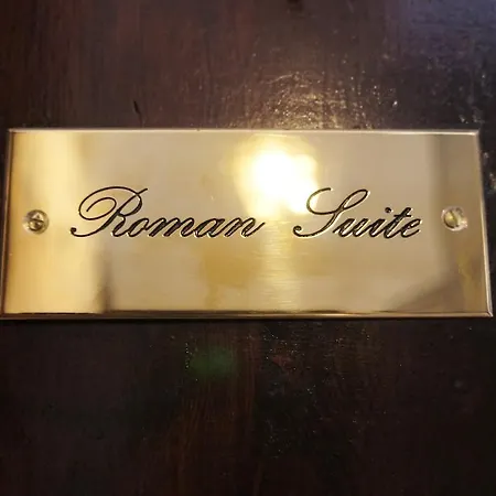 Roman Suite Rom