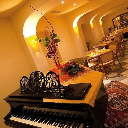 Novecento 3* Roma