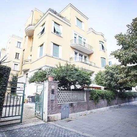 Aventino Bed & Breakfast 2*