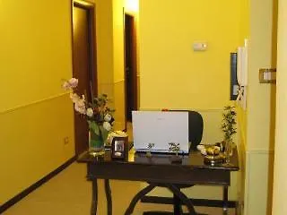 Hold - Luxury Bed & Breakfast Roma