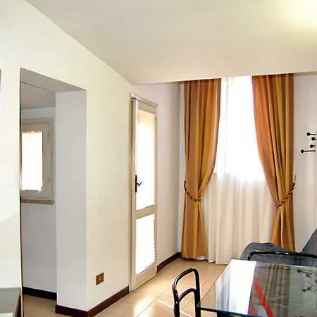 Tassoni Aparthotel 3*