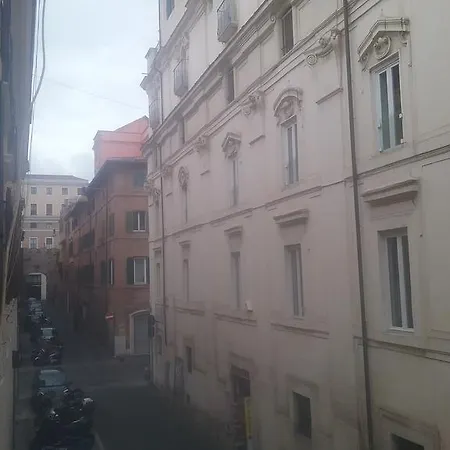 Borgo Pio Apartment
