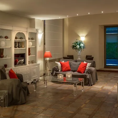 Piccolo Borgo Hotel 3*
