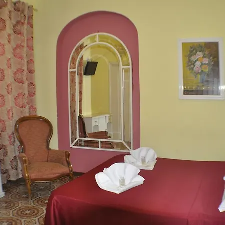Hotel Amico 2*