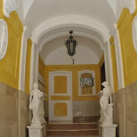 Amico Hotel