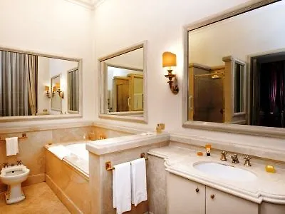 Bed & Breakfast Residenza Ruspoli Bonaparte 4*