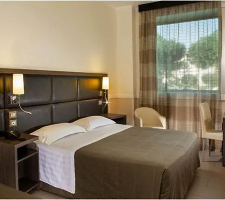 Hotel Artis 4*