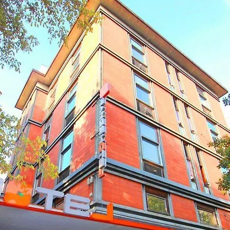 Orange Hotel