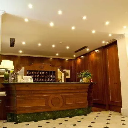Raeli Luce Hotel