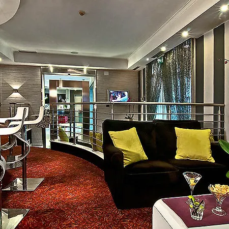 Ariston Hotell