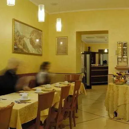 Hotel Lirico