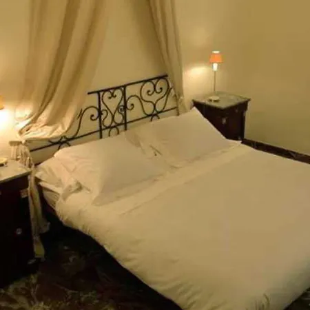 Trevi Lägenhetshotell 2*