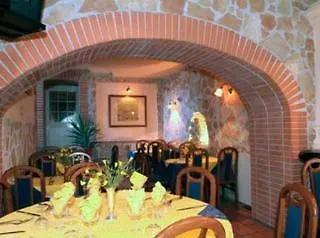 Casale De Santis 2*