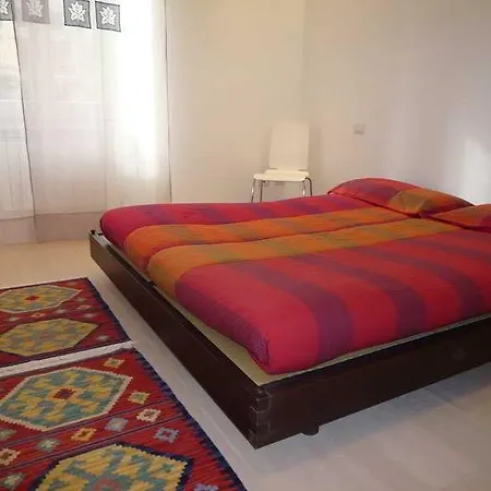 Bed & Breakfast Center 2