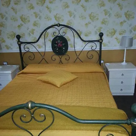 Federico Oda ve Kahvaltı Roma