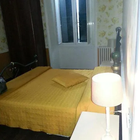 Oda ve Kahvaltı Federico 5*