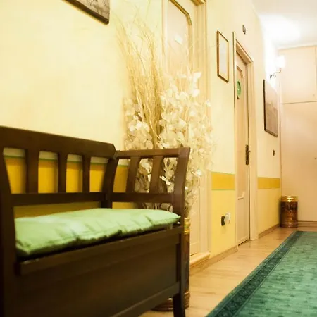 Almes Guest house 2*