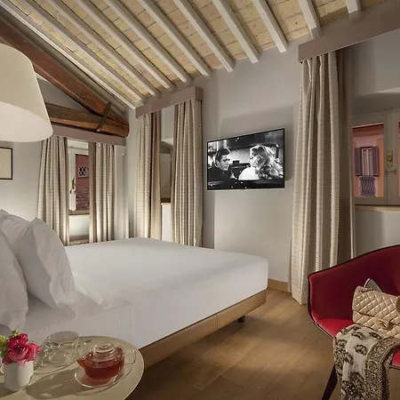 Palazzo Scanderbeg Aparthotel