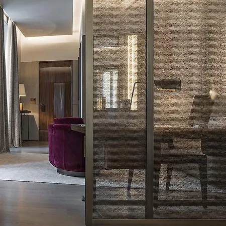 Fendi Private - Small Luxury Of The World רומא