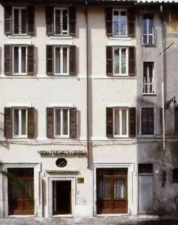 Teatro Di Pompeo Rome