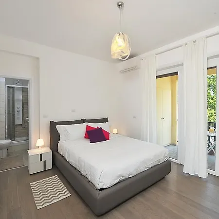 Riverside Trastevere Apartment Rome