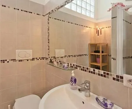Domus Dei Consoli Bed & Breakfast Rome