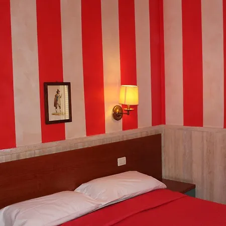 Pyramid Hotel Rzym