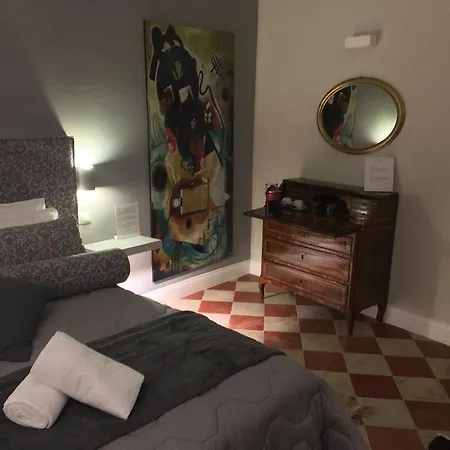 94 Piazza Di Spagna Guest house 2*