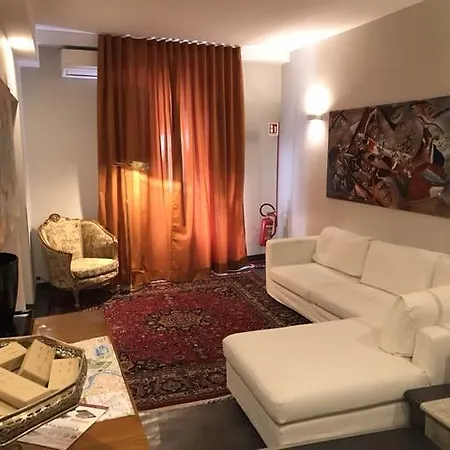 94 Piazza Di Spagna Guest house 2*