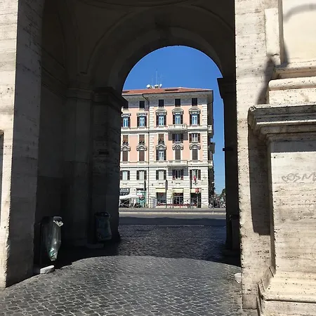 900 Piazza Del Popolo רומא