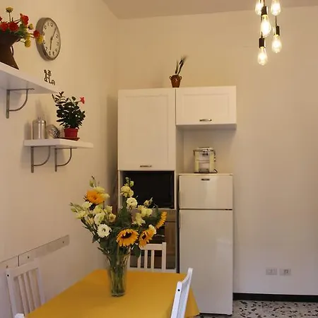 Termini Station Ai Due Cortili Presso Le Mura Aureliane Apartament Rzym