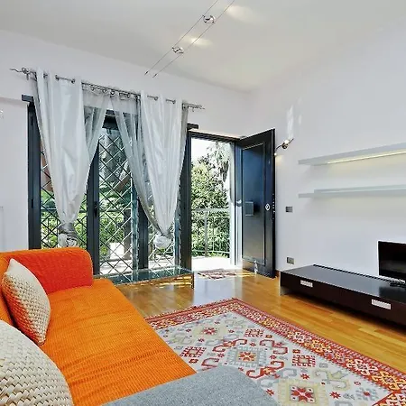 Largo Dell'artide Apartment