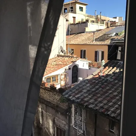 Apartment Vicolo De Renzi Trastevere Rome