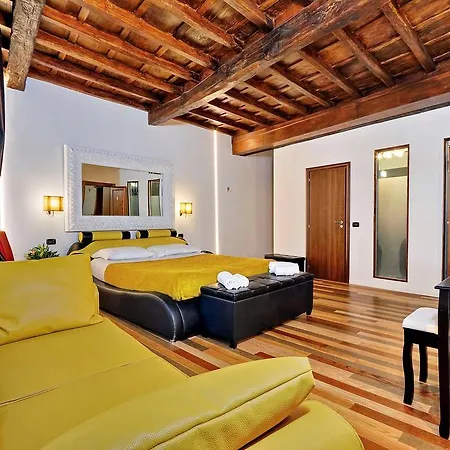 Hub Spagna Guest House
