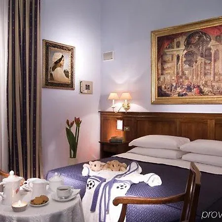 Des Artistes Hotel
