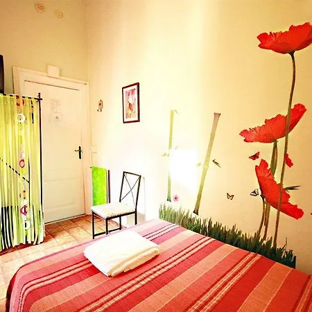 Sixbeds Rome