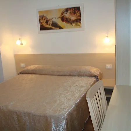 Manzoni Holidays Guest house Rome