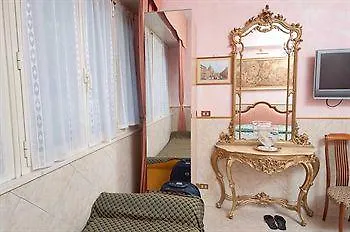 Babri Simim Taj Bed & Breakfast 3*