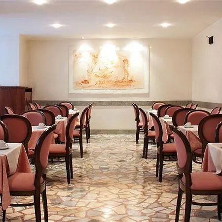 Hotel Domus Aventina 3*
