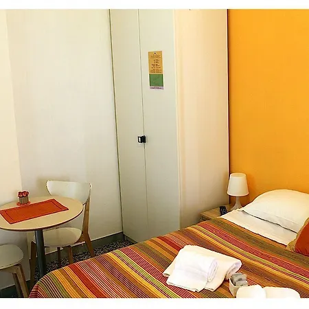 Gentes Bed & Breakfast 2*